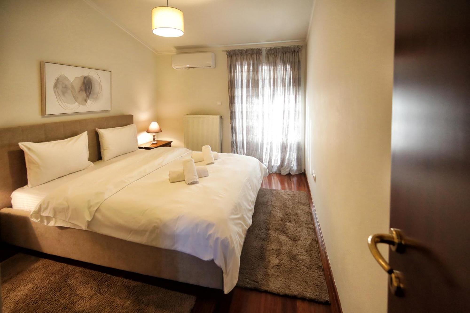 Swan Lake Front Apartment Кастория Экстерьер фото