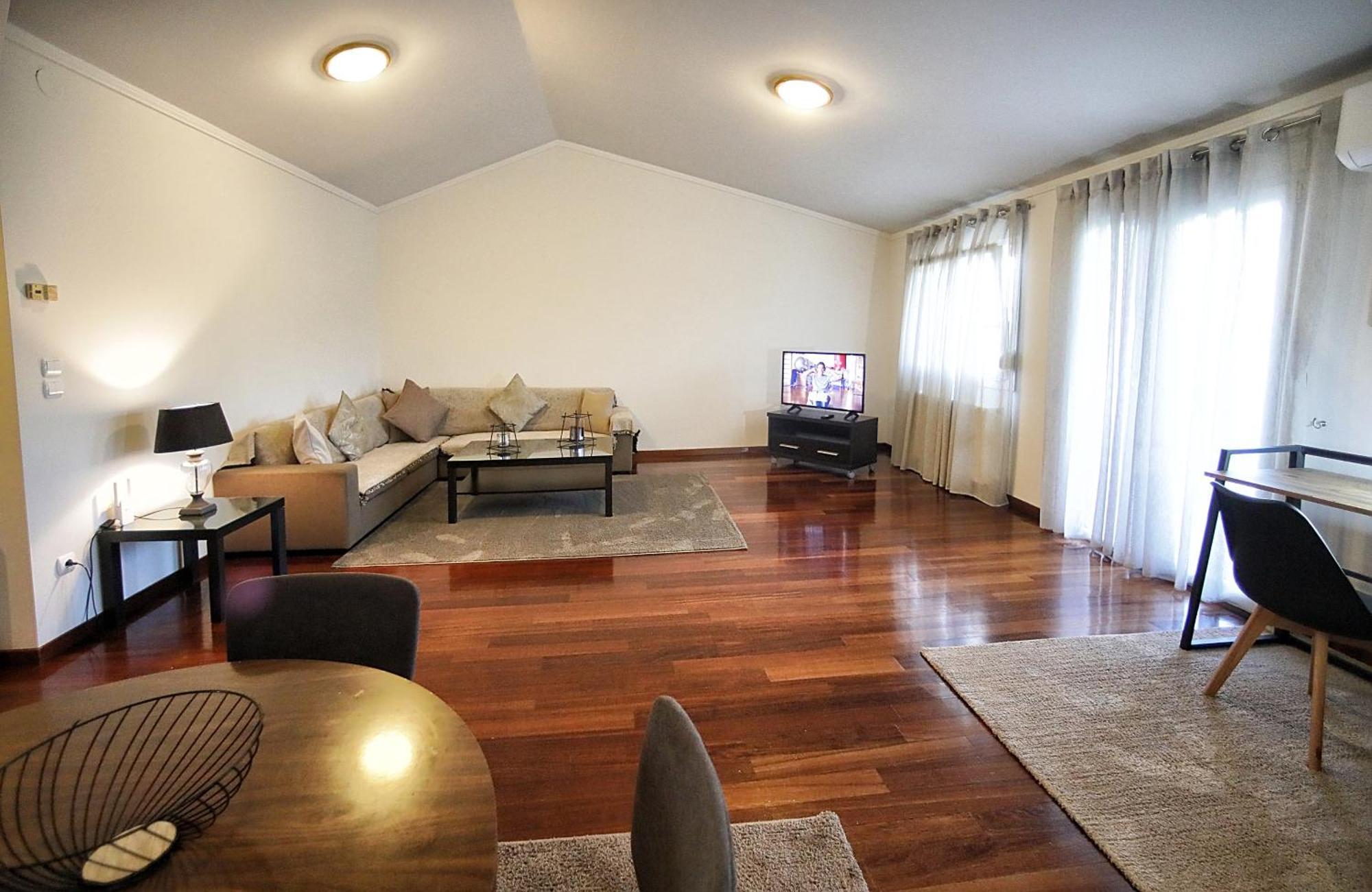 Swan Lake Front Apartment Кастория Экстерьер фото